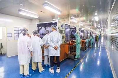 業(yè)績向好，股價卻下跌，新消費“第一股”們怎么了？